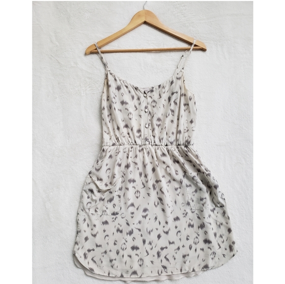 Babaton Dresses & Skirts - Babaton Leopard Silk Dress with Pockets